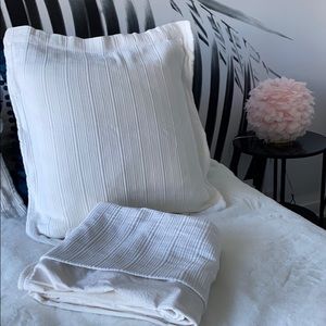 2 Euro Shams & Bedskirt